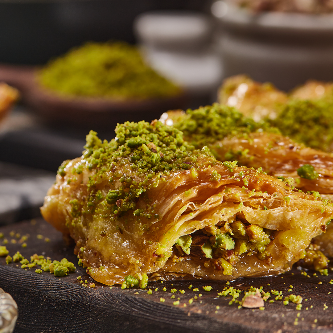 Şöbiyet with Pistachio