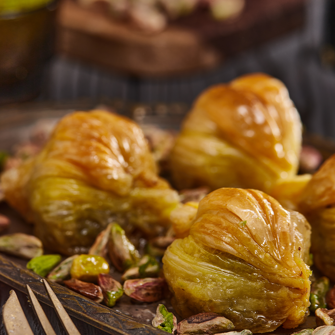 Midye Baklavas with Pistachio